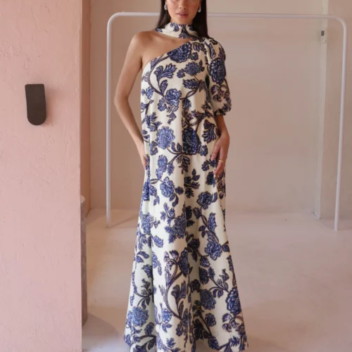 By Nicola Isla Maxi Dress In Blue Paisley -Chic Wear Store 0W1A0245 scaled