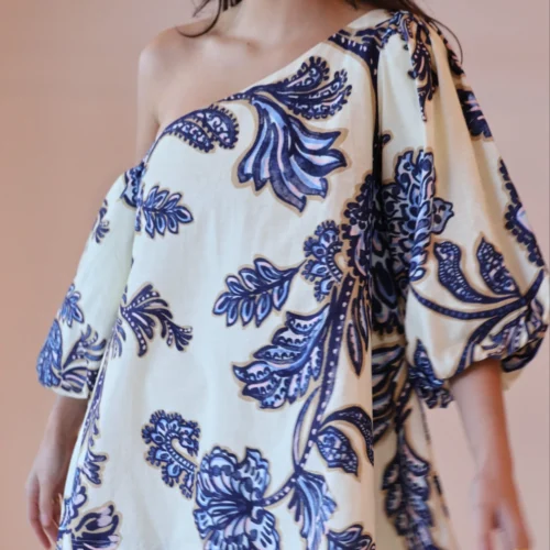 By Nicola Capri Mini Dress In Blue Paisley -Chic Wear Store 0W1A0884 88505015 77f3 4605 96cc c91aa84a5671 scaled