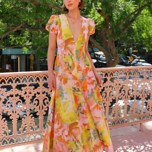 By Nicola S/S Wavy Maxi Dress In Floral Confetti -Chic Wear Store 0W1A6144 5171916d a103 4efd b82b 3a683fb1d386