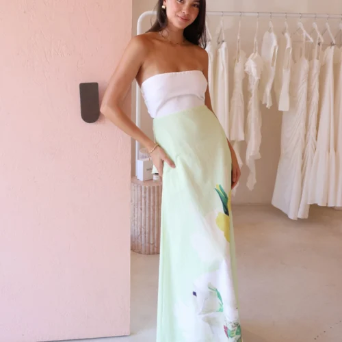 By Nicola Wavy Strapless Maxi Dress In Fiori -Chic Wear Store 0W1A7333 c3f2ff8d 849c 46e1 b345 90fde5043ac6 scaled