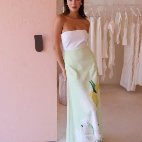 By Nicola Wavy Strapless Maxi Dress In Fiori -Chic Wear Store 0W1A7340 bcf79871 a77d 4968 8d28 1c4b986dd246 scaled