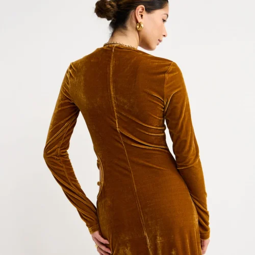 Hansen And Gretel Cortina Velvet Maxi Dress In Honey -Chic Wear Store CocoStudio 300523 0701 lowres