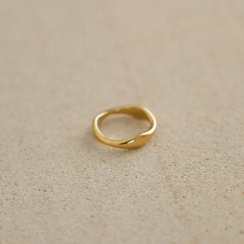 Arms Of Eve Dune Gold Ring